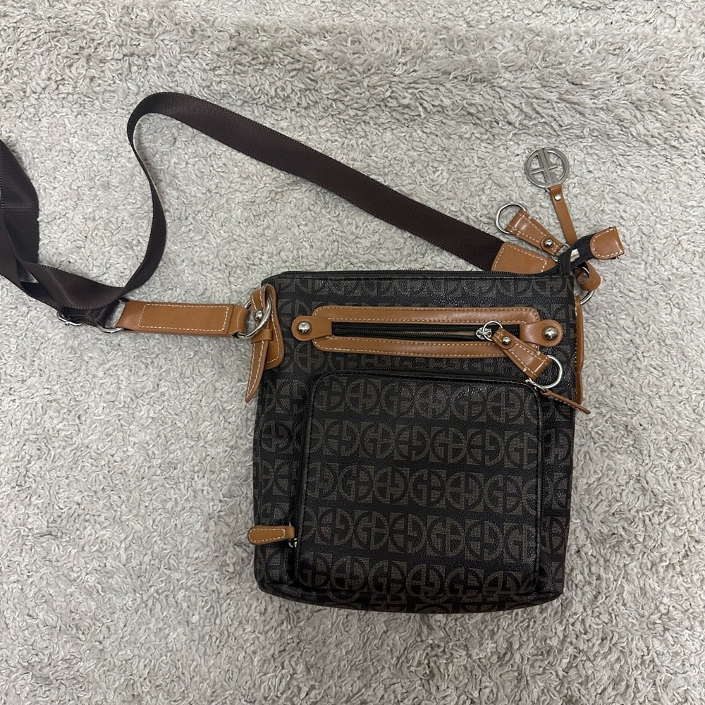 Women’s crossbody